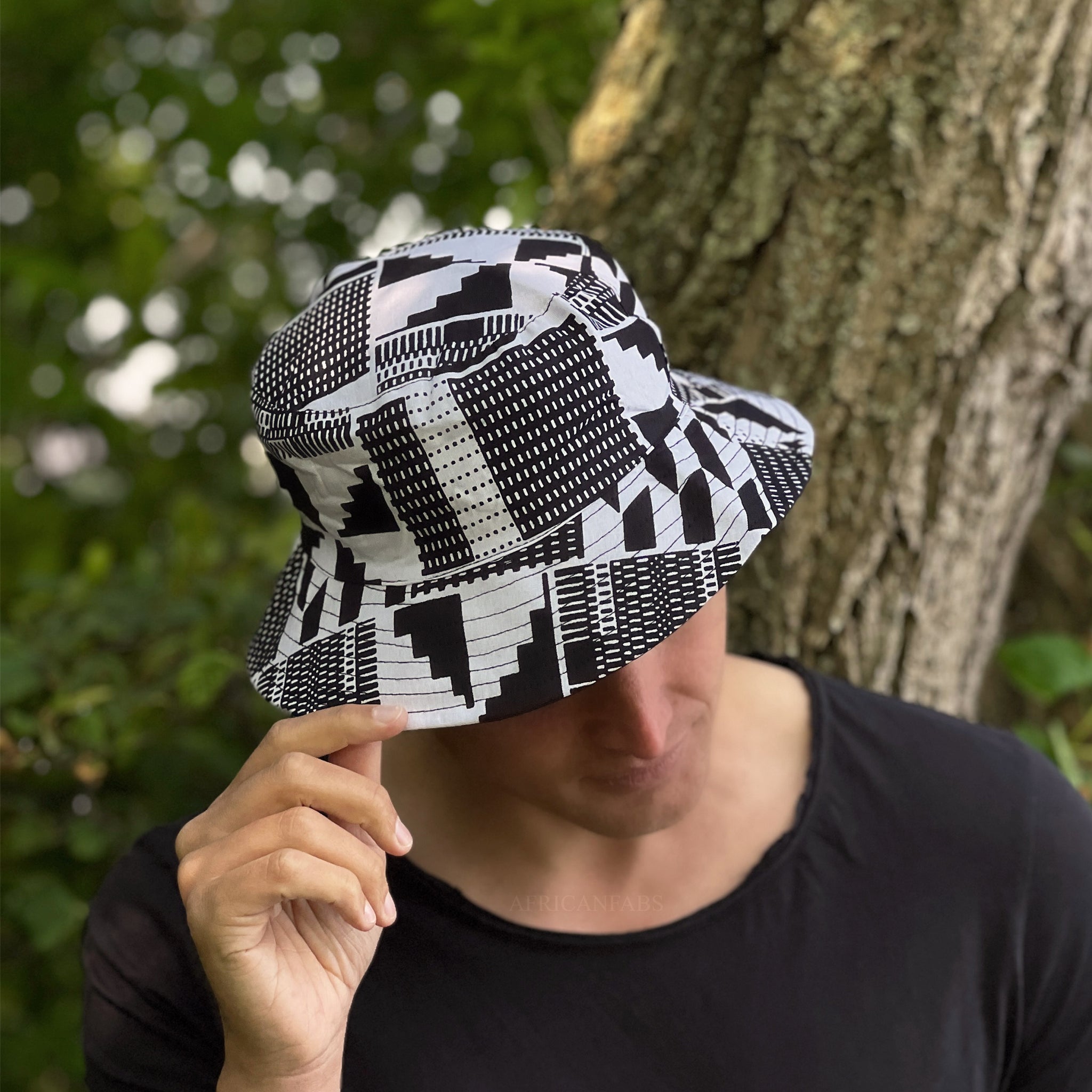 Bucket hat / Fischerhut mit afrikanischem Print - Schwarz / Weiß Kente - Kinder & Erwachsene Größen (Unisex)